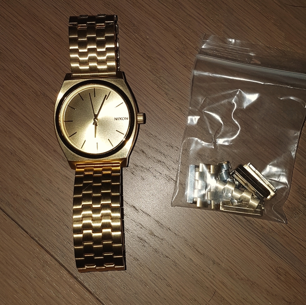 Nixon watch
